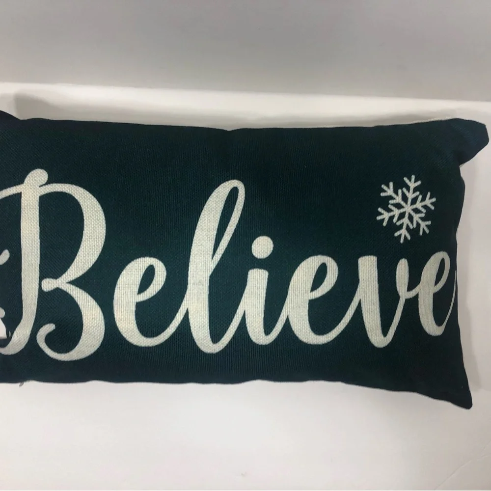 Throw Pillow “Believe”